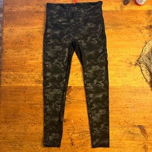 Spanx Faux Leather camo leggings, size XL.